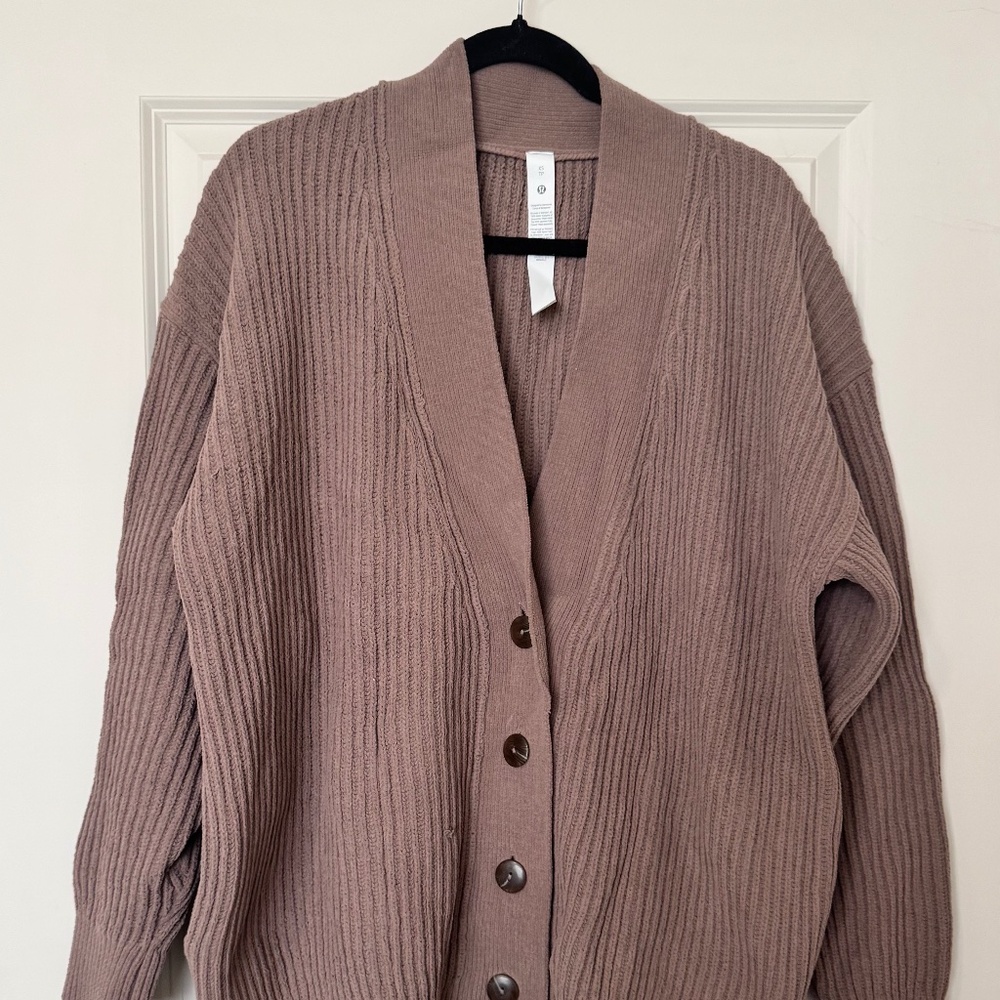 EUC Lululemon Sweater size XS